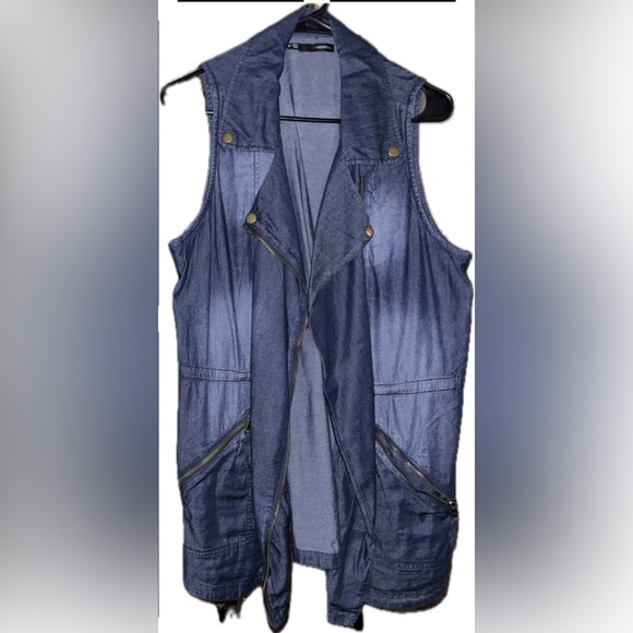 MAURICES DENIM VEST— (MED) - Picture 1 of 12